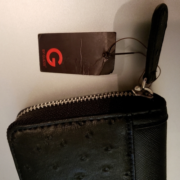 G by GUESS black Tully zip around wallet - Picture 4 of 14